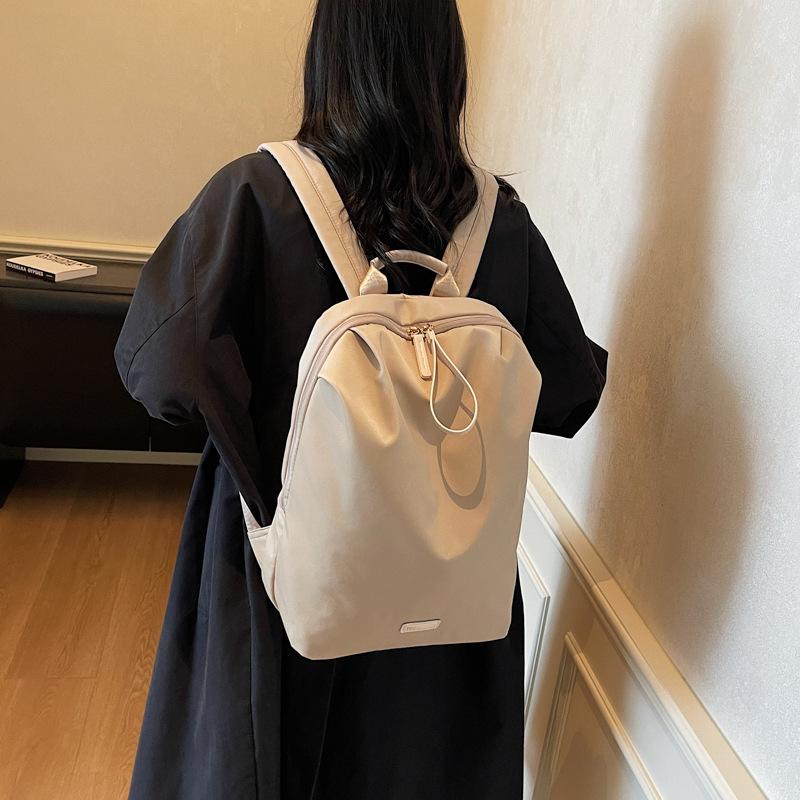 Autumn Simple Backpack for Men and Women Light Casual Schoolbag Travel Travel Commuter Backpack