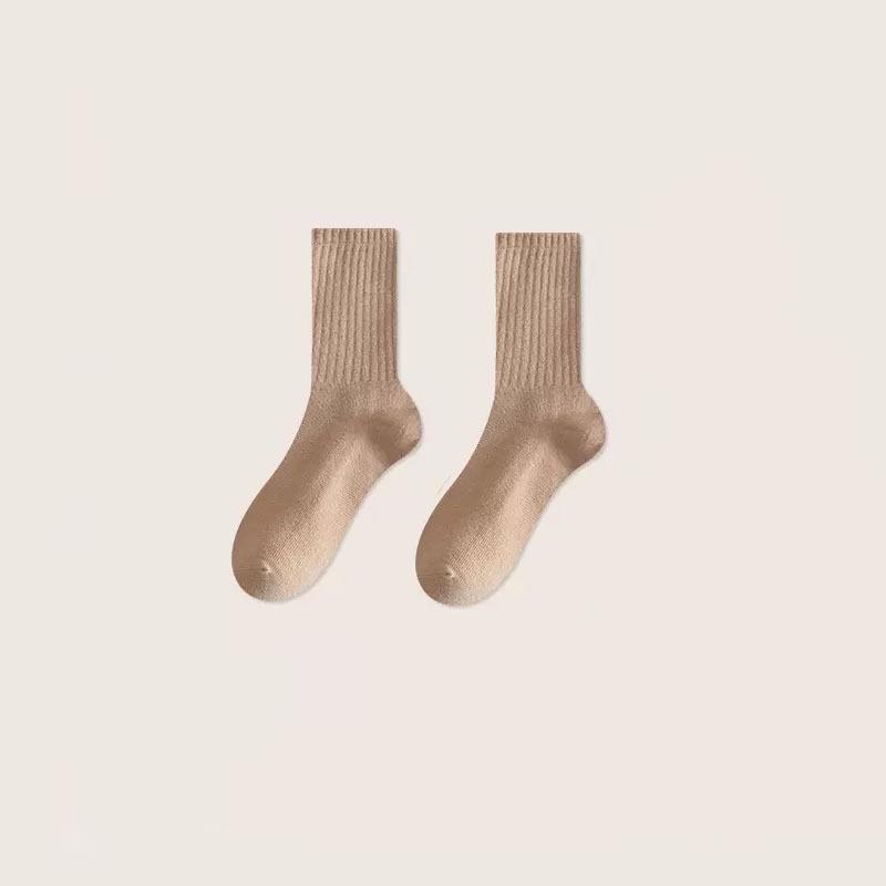 Women's Autumn/Winter Vertical Stripe Mid-Calf Socks - Trendy All-Match Pile Socks for Students and Sports