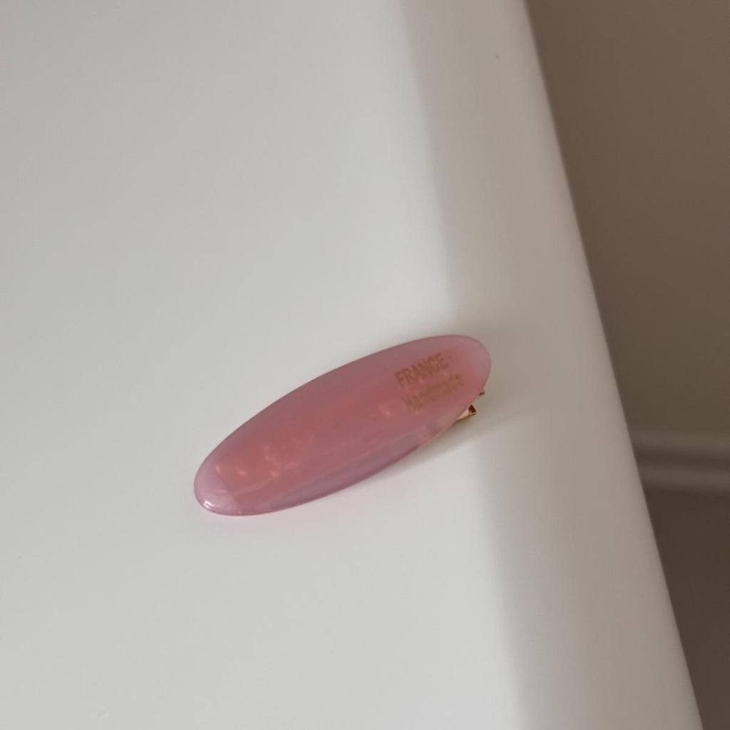 Gold Label Acetate Oval Hair Clip - New Bangs and Side Clip Accessory