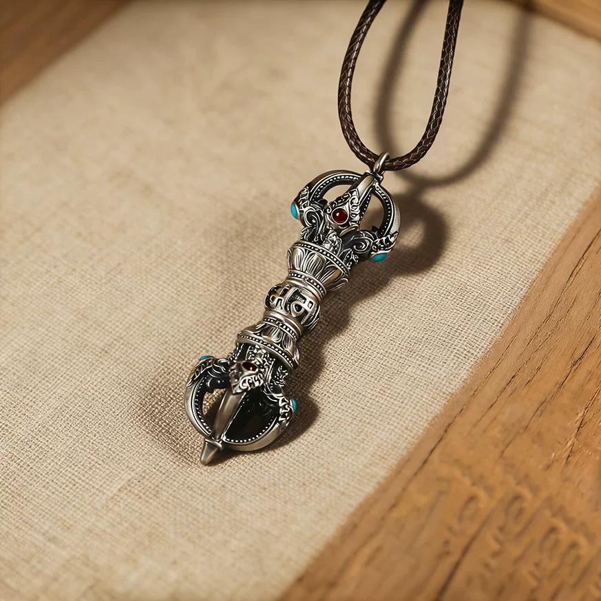 Nouveau pendentif pilon Vajra, collier tendance rétro style national mantra à six caractères, pendentif pilon supprimant les démons pour hommes et femmes.