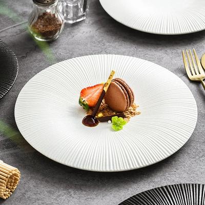Matný pruhovaný keramický mělký talíř dezertní talíř sushi talíř těstoviny talíře restaurace molekulární vaření kreativní nádobí