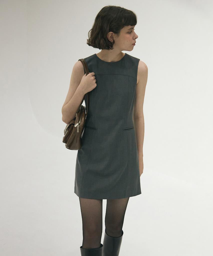 Deuloupisumeon Welt Pocket Sleeveless Mini Dress [Black]