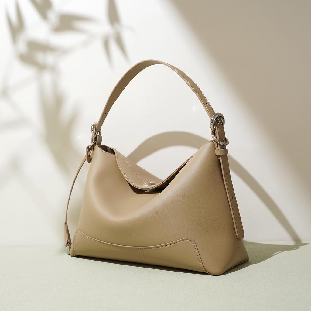 Stylish and Simple Portable Women's Bag New Commuter Versatile Messenger Bag Women's Large Capacity