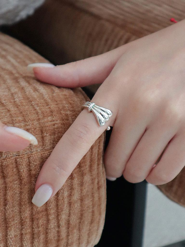 Oudstudio Bow Flow Opening Ring