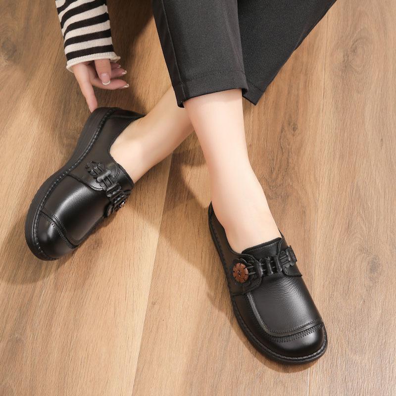 New leather mother shoes casual leather shoes light and comfortable non-slip soft sole in the elderly women's shoes spring and autumn