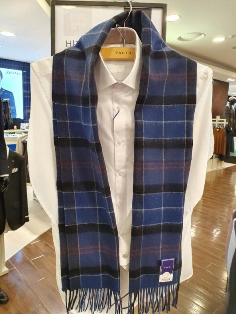 Men's Winter Warm and Cozy 100% Wool Premium Material Navy Check Muffler VM1I 3BR 103N0