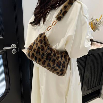 Portable Niche Design Simple Bag Women's New Trendy Fashion Personalized Underarm Pillow Bag