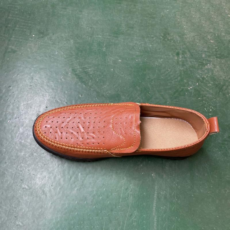 

Breathable Men s Casual Leather Shoes Cover Foot Soft Leather Soft Sole Middle-aged Men s Loafers 44