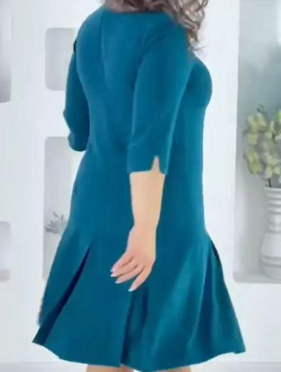 2024 Casual Solid Color Round Neck Long Sleeve Knee-Length Midi Dress for Europe and America