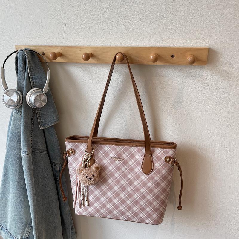 

Сумка большой вместимости Высокий уровень внешнего вида Модная и стильная Класс Сумка для поездок на работу Одноплечевая Подмышечная сумка-тоут хаки