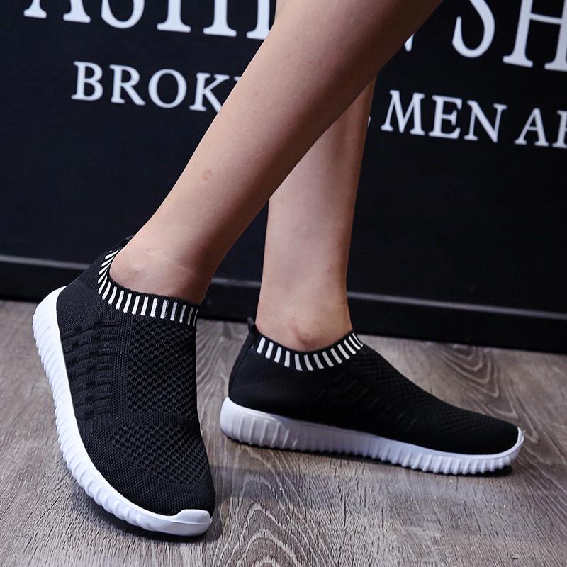 Fashion 2024 New Women's Ultra Light Oversized Running Shoes, Fashionable Fly Woven Breathable Sports Sneakers