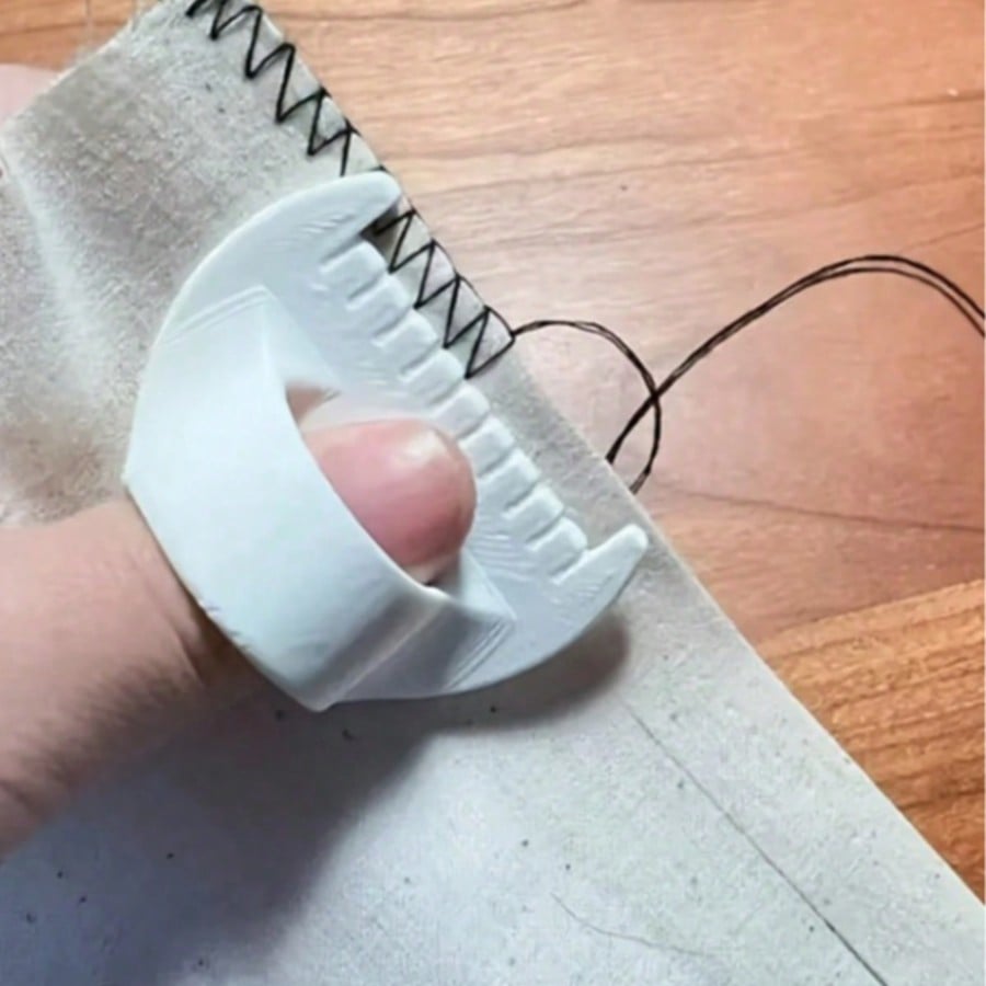 

1pc Easy Sewing Tool - Durable Plastic Edge Sewing Guide with 4mm and 3mm Spacing, Ergonomic Handle and Smooth Surface for Precise Hand Sewing 4MM белый