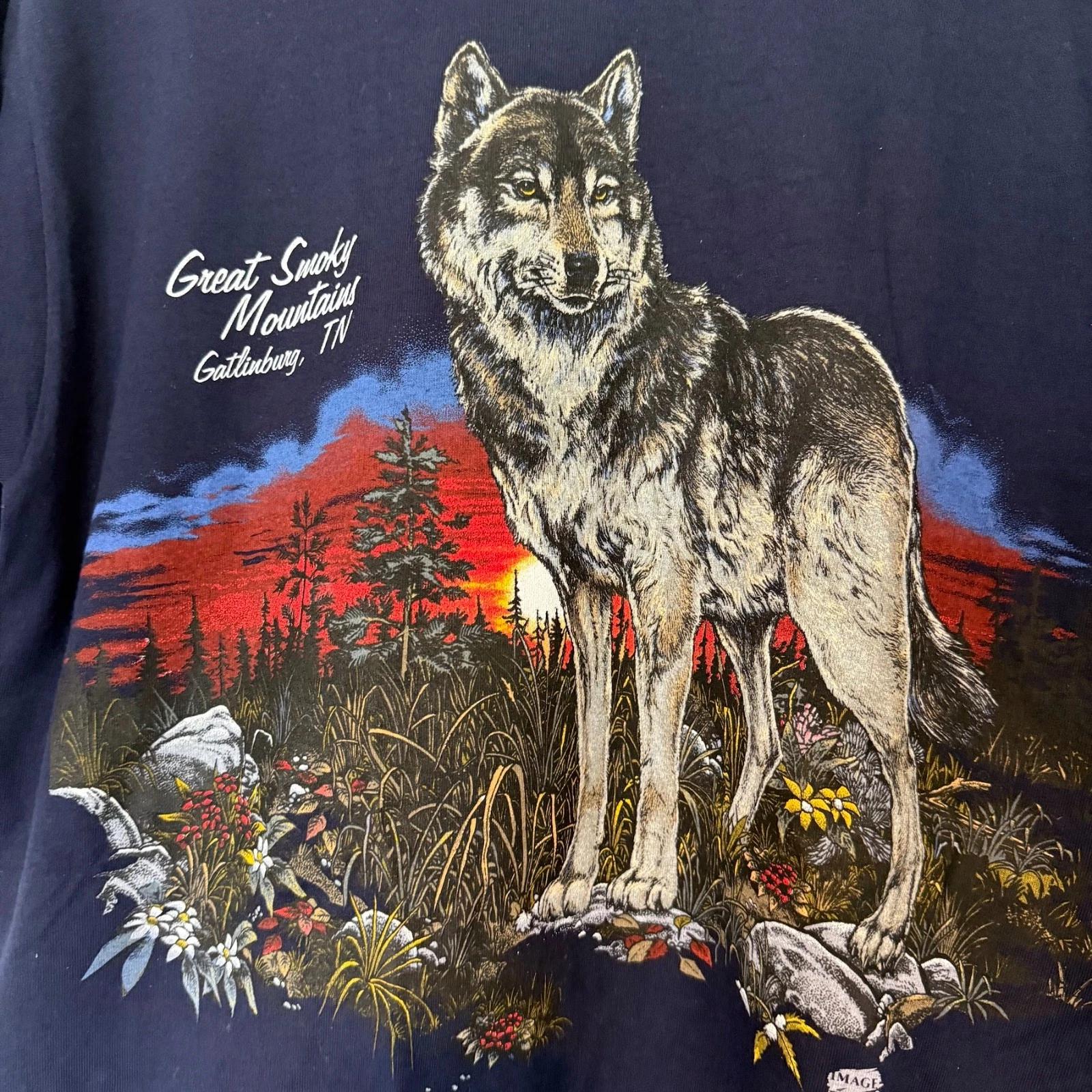 

New VTG 1990s Smoky Mountain Wolf Sunset T-Shirt Tennessee 1999 Adult L S