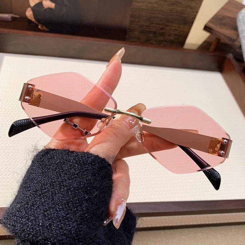 Vintage Frameless Sunglasses Polygonal Edge Design Women'S Classic Rhombus Sun Glasses Trendy Driving Shades For Ladies Uv400