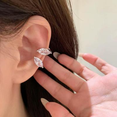 Kolczyki – Kolczyki typu "ear cuff"