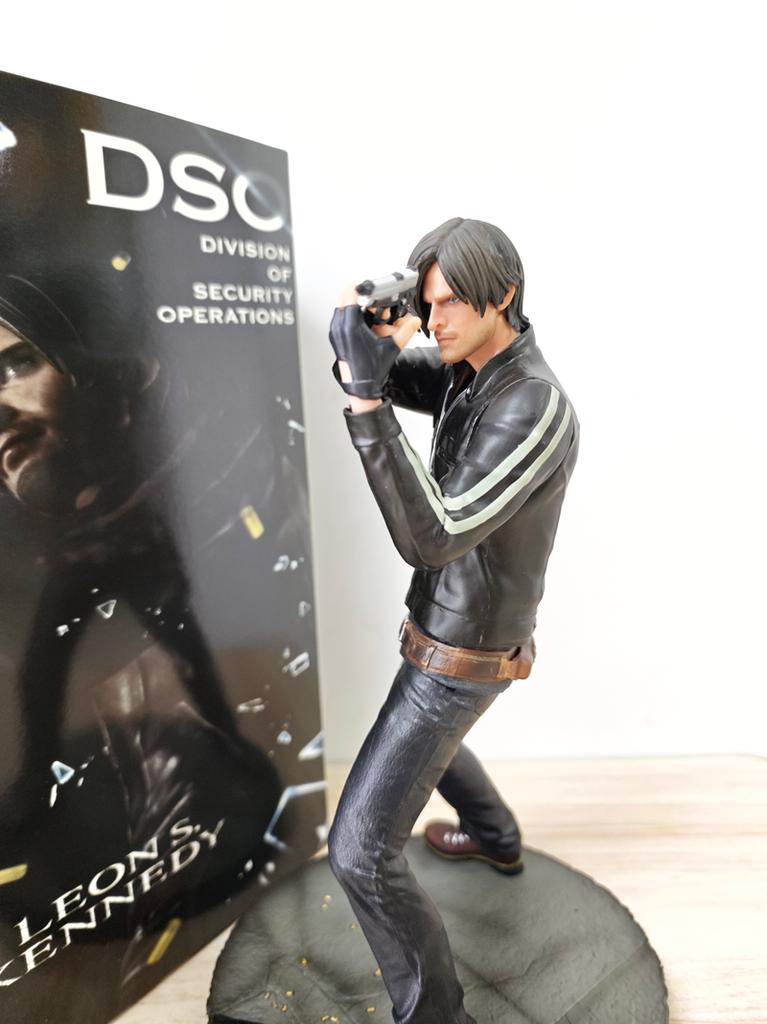 Manyuqing Resident Evil Leon Kennedy Action Figure Soldier With Gun Statue Desktop Decoration Anime Game Periphery Toy Gift