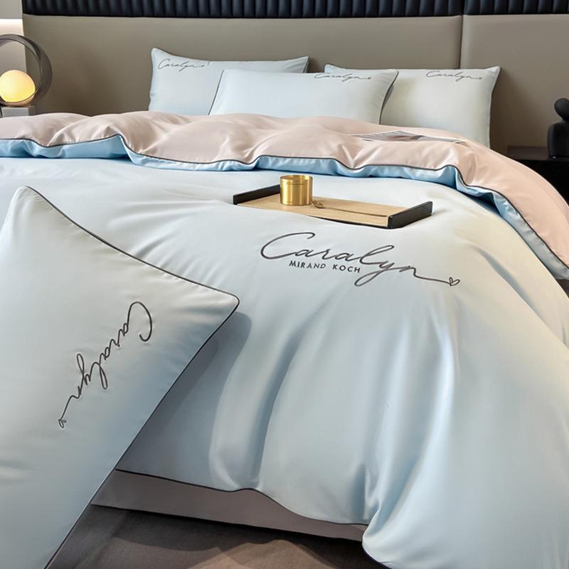 

Легкий Розкішний Фланелевий Постільний Комплект - Включає Простирадло, Підковдру та Наволочку для Студентського Гуртожитку 1.5m Bed Four-Piece Fitted Set - 200x230 Quilt