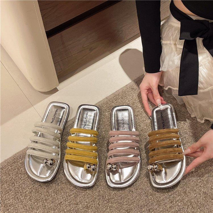 Breathable and Refreshing, Not Stuffy Feet. Thick Heel Set Toe PU Flat Heel Rubber