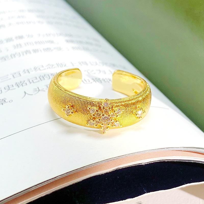 Medieval Vintage Gold Feeling Golden Flash Dove Egg Brushed Opening Ring Niche Light Luxury Exquisite Ring Adjustable opening
