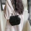 Women's Bag Autumn 2025 New Korean Version Fashion Rivet Shoulder Bag Niche Retro Versatile Chain Small Square Bag