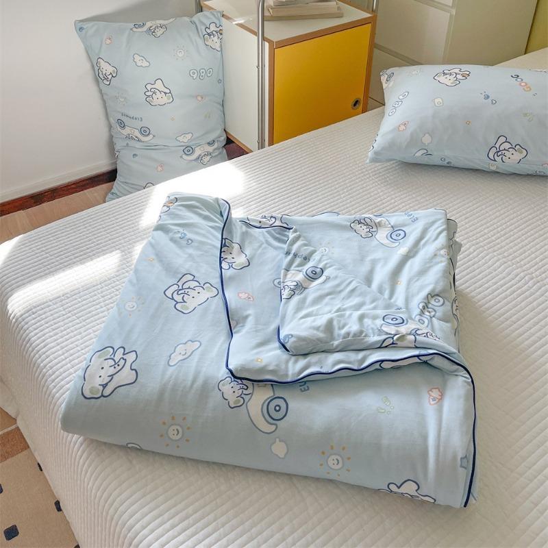 Lightweight Knitted Comforter Cute Cartoon Pattern Skin Friendly Thin Summer Quilt Air Conditioner Duvet for Home