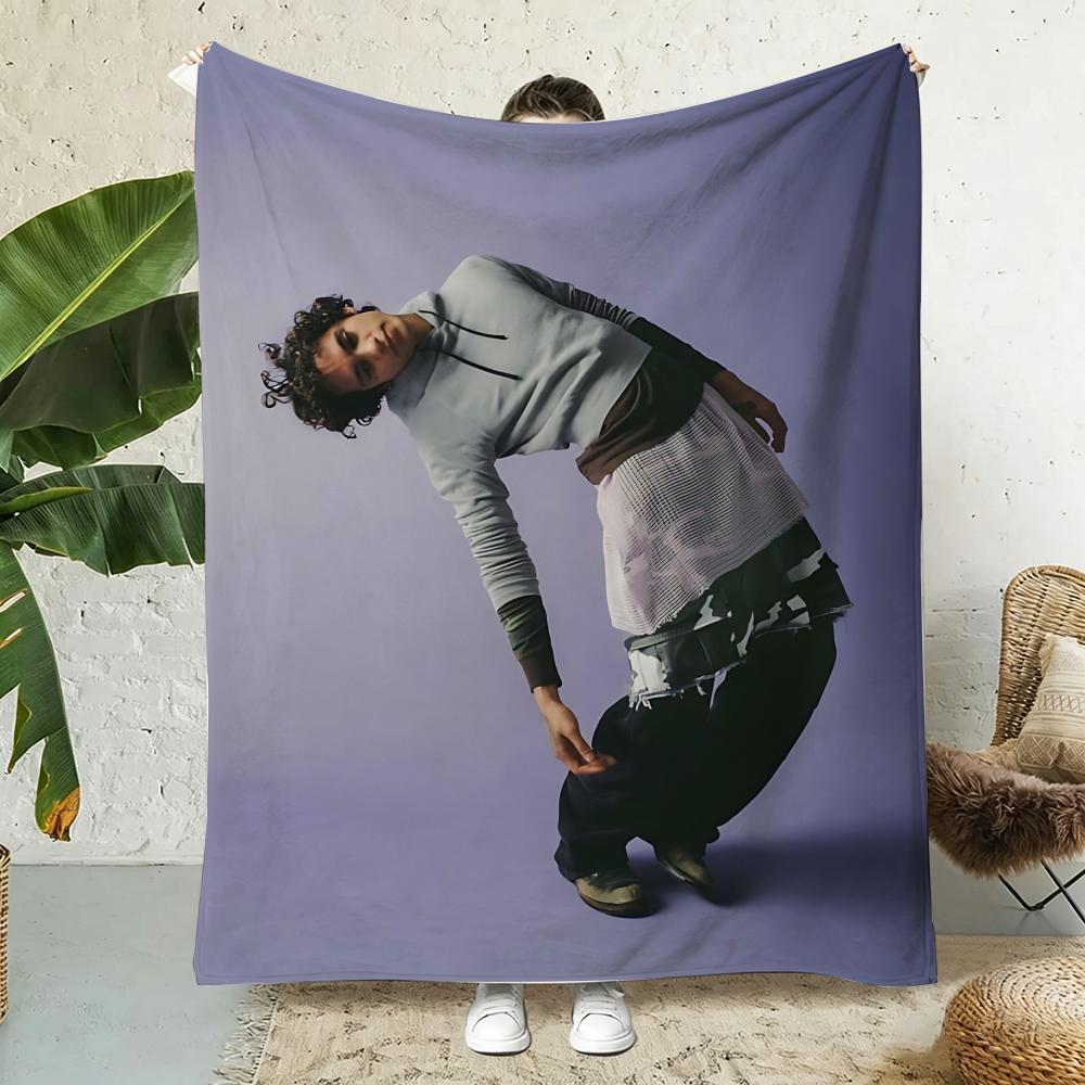 Pop Singer Dominic Fike Throw 240g Flannel Blanket Lightweight Soft Skin-friendly Summer Thin Throw Blanket