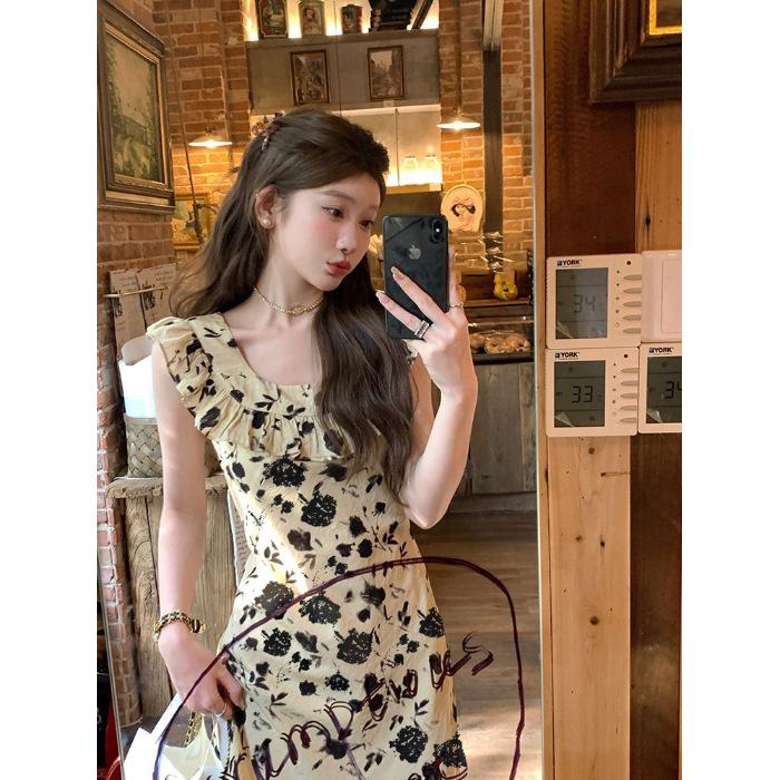French holiday style floral flying sleeve dress, high-end women s summer new temperament waist A-shaped long skirt S