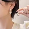 2024 Spring/Summer Pearl Earrings: Niche Design, Versatile Luxury Studs for a High-End Fashion Feel.