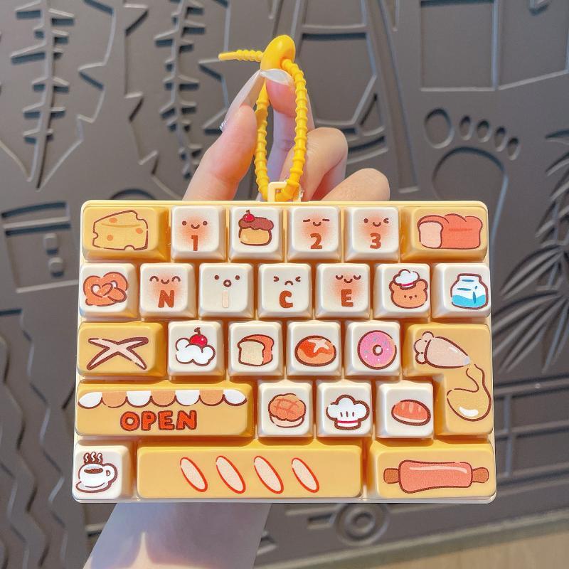 Fidget Keyboard Keychain 26 Keys Pressure Release Mini Toy Portable Bag Pendant for Office Workers Relaxing Gift
