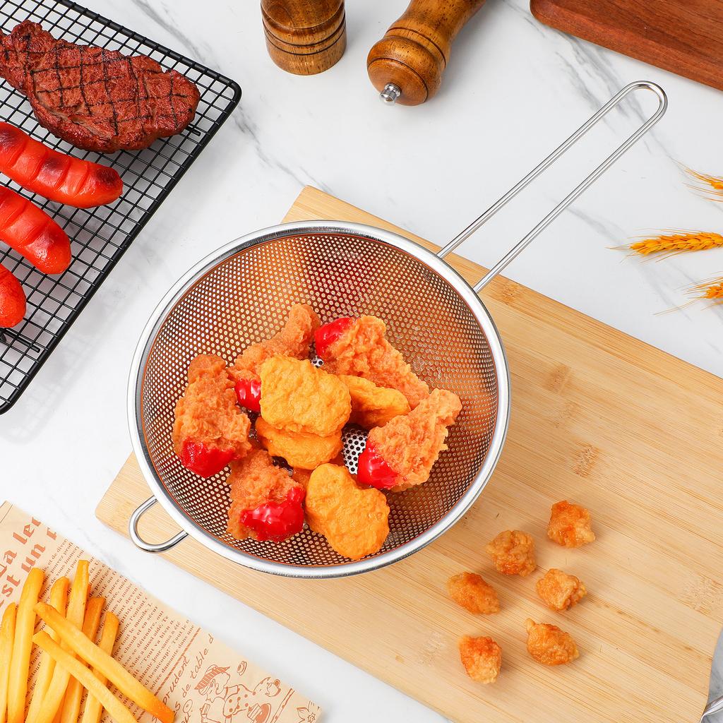 Single Handle Stainless Steel Filter Colander Basket Kitchen Strainer for Fried Food Vegetable Fruit 19.2cm Rice Washer Drain