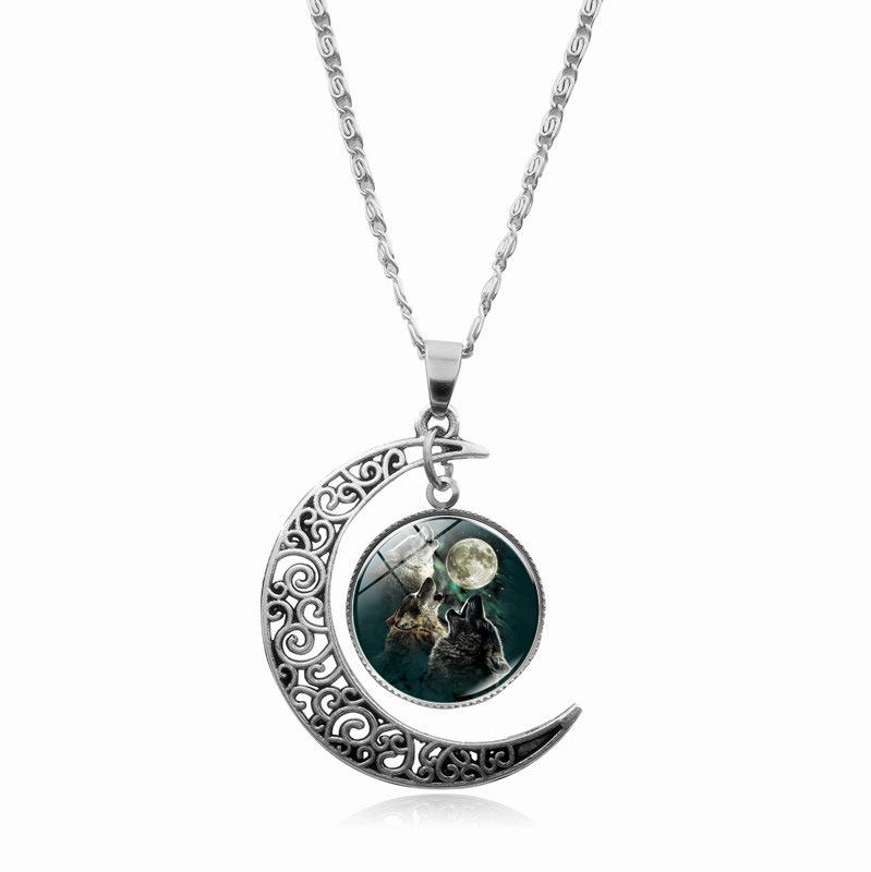 Howling Wolf Moon Time Gemstone Pendant Necklace Women's Versatile Collarbone Chain Accessory