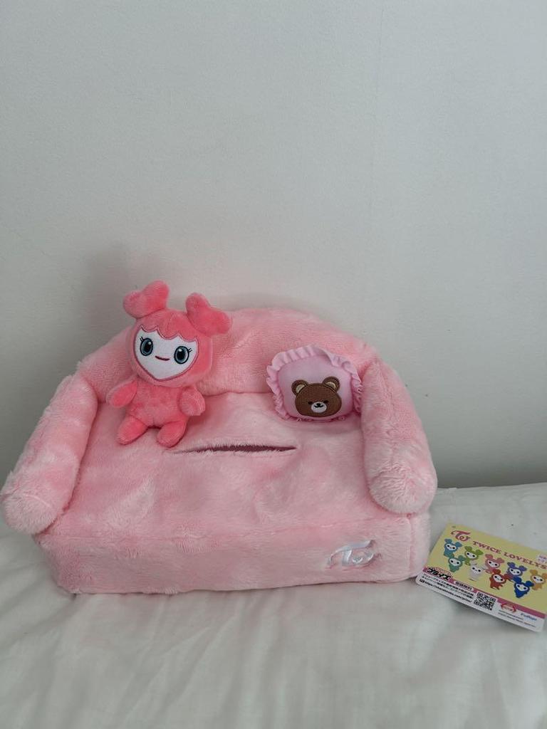 [USED] TWICE Tissue Cover Momo