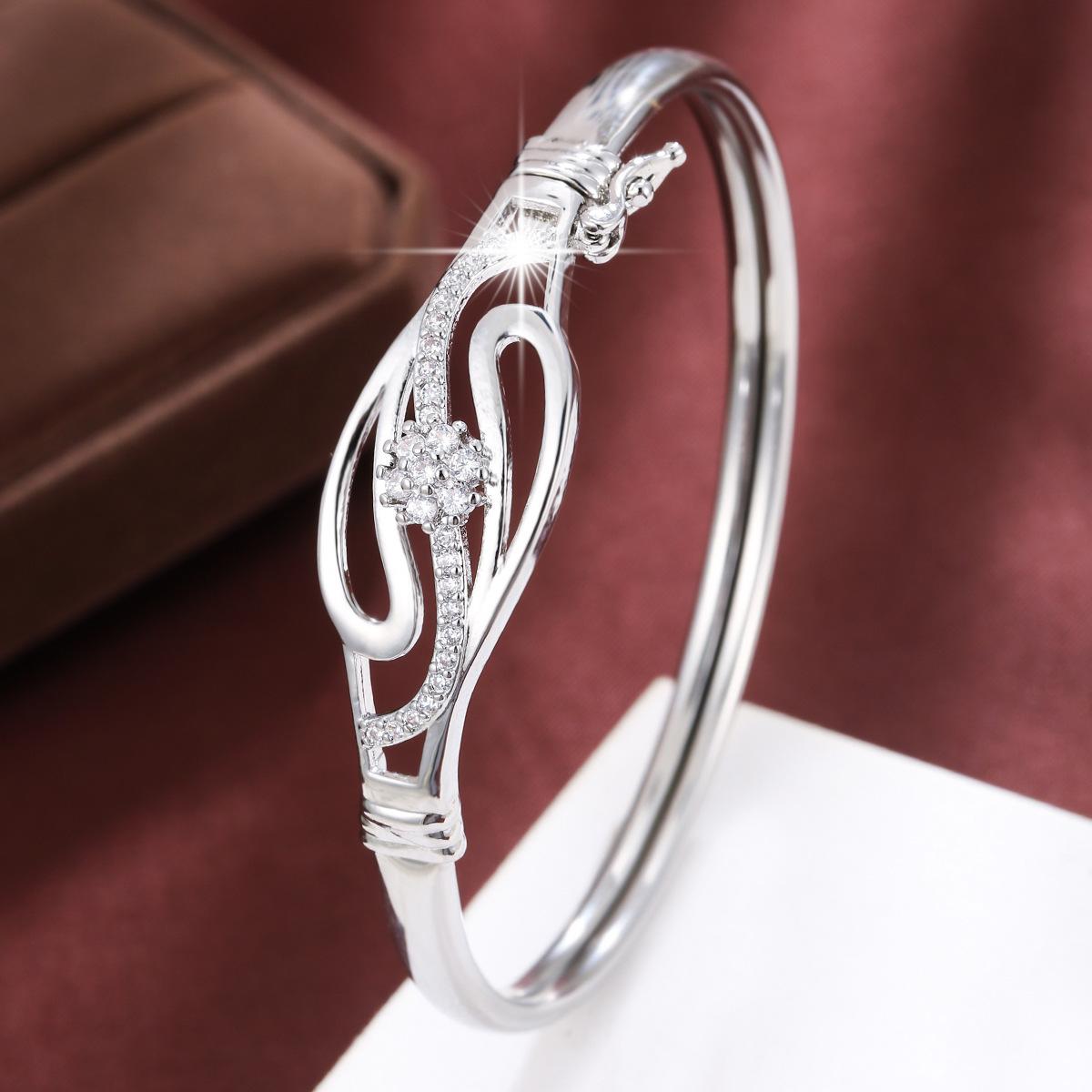 Jewelry New Hollow Simple Micro-paved Zirconia Temperament Versatile Jewelry Bracelet One Size(16-22CM)
