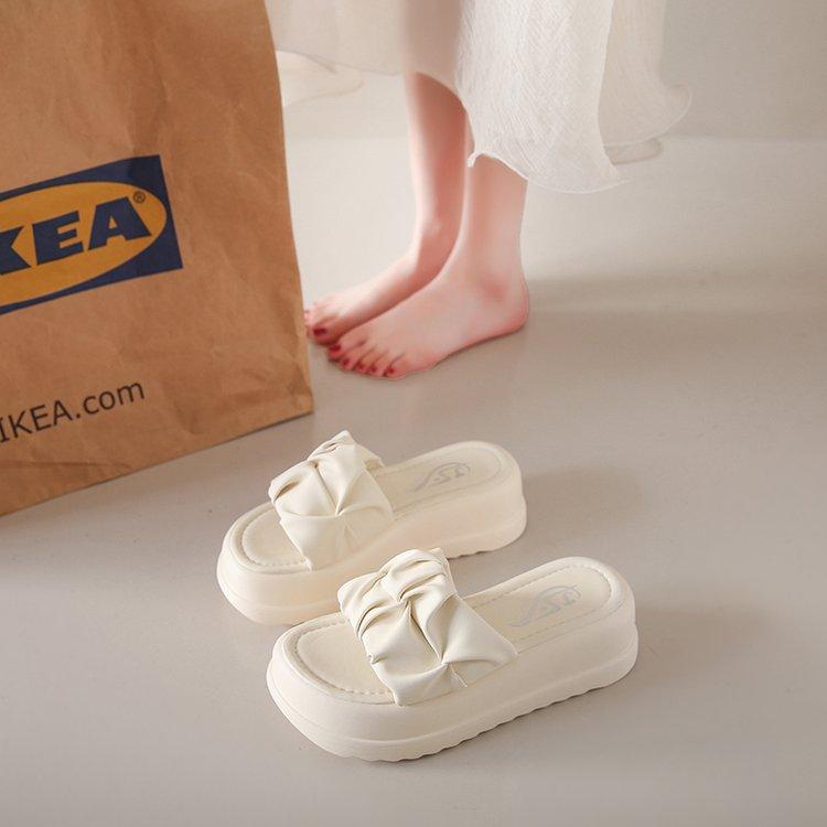 

Muffin thick-soled cool slippers women s summer wear increases 2025 new fairy style advanced sense of explosion beach shoes 40