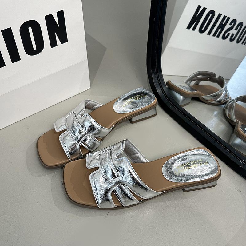 Woven one-word slippers 2025 summer new French slippers wear flat-bottomed thick heels sandals casual versatile slippers