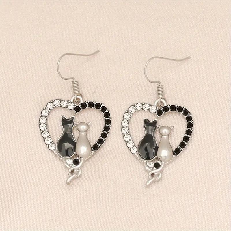 

Huitan White/Black Couple Cats Design Dangle Earrings for Women Cute Animal Earrings European Style Female Zircon