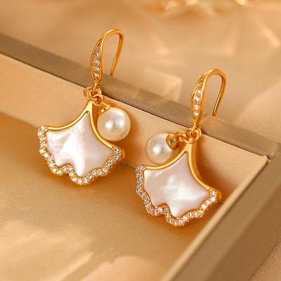 Ohrstecker mit Perlmutt-Fritillaria, beliebt im späten Herbst, Ginkgo biloba, Nische, High-End-Design-Ohrringe, Temperament, Persönlichkeit, leichter Luxus