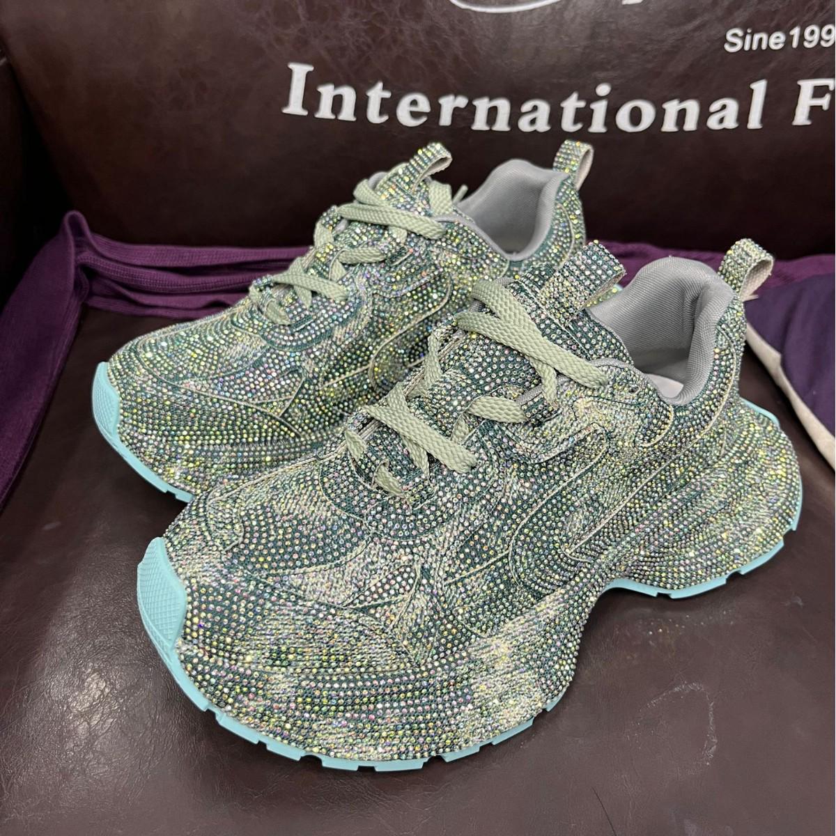 

Европейские трендовые низкие кроссовки на толстой подошве с ромбовидным узором в стиле «папа»: Повседневная спортивная обувь с увеличением роста Size 38 зелёный/эбеновый