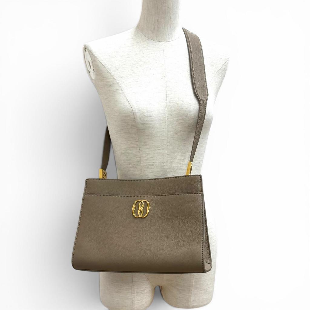 Ausgezeichnete BALLY Umhängetasche TRAPEZE SOFT Gold Metall Leder Leder Gebraucht