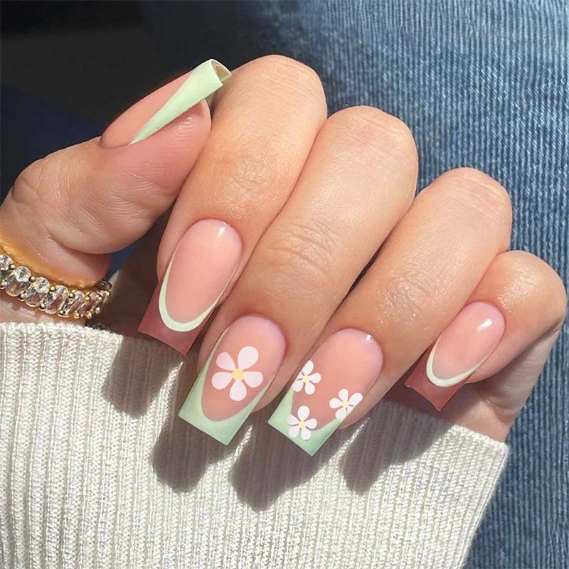 

Cross-border Wearable Floral Short Nail Tips - European Style