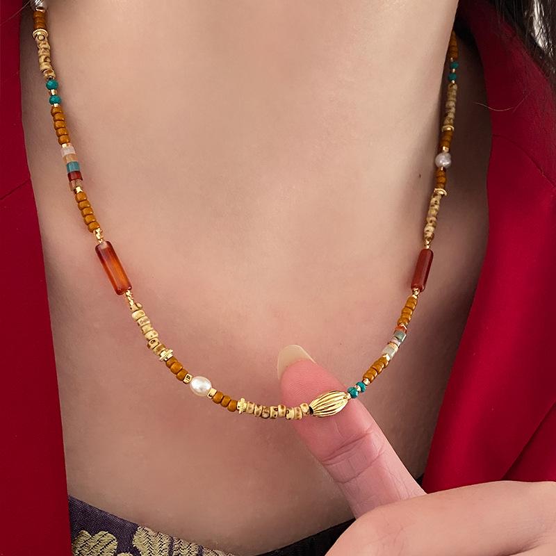 Guo Huang Roter Rhodonit Perlenkette - Naturstein Pulloverkette Schlüsselbein-Accessoires für Neujahrsfeierlichkeiten.