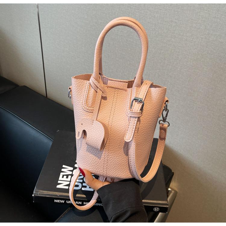 2025 New Trendy Spring Women's Bags Niche Design Spring New Crossbody Shoulder Bag Casual Portable Bucket Bag