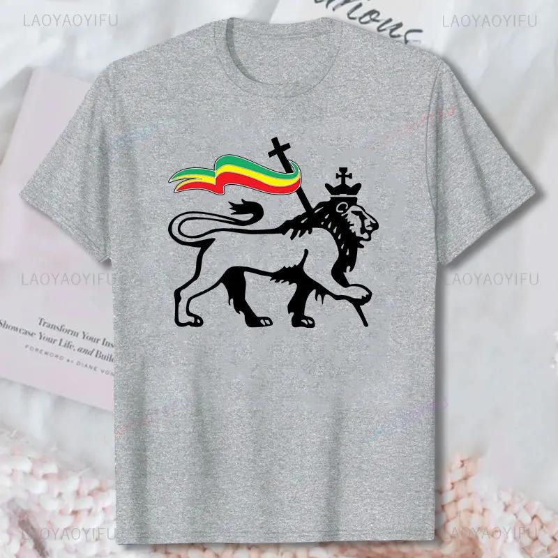 Lion of Judah Carrying Rastafari Flag Art Rasta Weed Men Top T-Shirt Black Cool Casual Cotton T Shirt Men Clothing Ropa Hombre