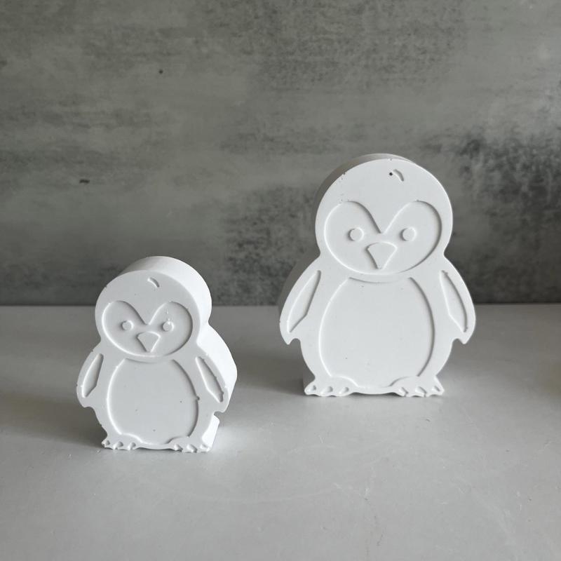 Creative Penguins Sturdy Silicone Mould for Candle and Soap Making Reusable Craft Ornament for Home Decoration