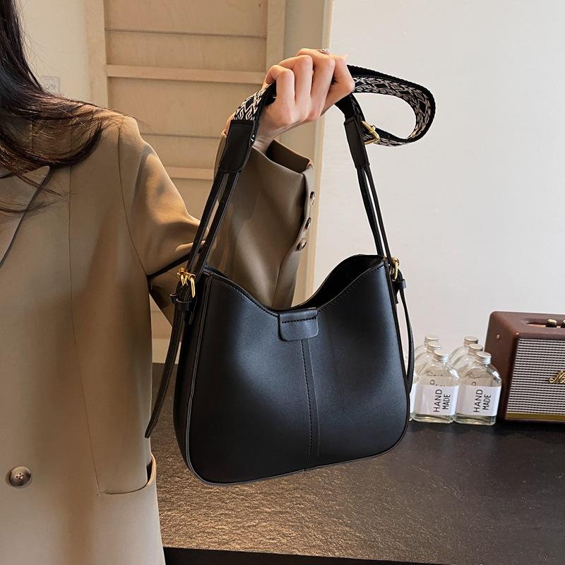 Bolso Cubo Retro con Correa Ancha para Hombro Mujer 2026 Nueva Versión Coreana Bolso Cruzado de Nicho Bolso de Hombro Popular para el Trabajo Este Año