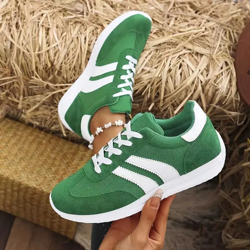 Women Striped Retro Casual Sneakers Lightweight Soft Sole Walking Shoes, Breathable Low Top Flats Lace Up Fashion Athletic Trainers, Non Slip