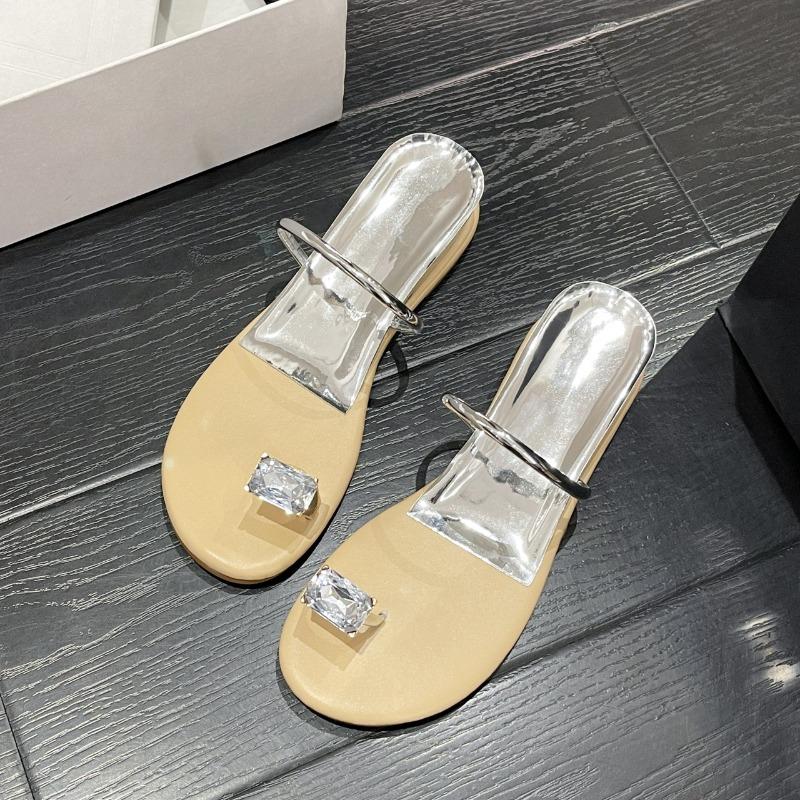 Slippers Women's Summer Wear Rhinestone Cover Toe Flat Bottom Fashion Versatile Slope Heel Beach Cool Slippers