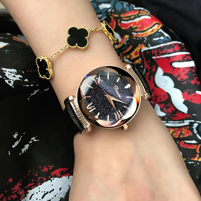 

Годинник Roman Guest Пелюстковий Тип Скляний Кварцовий Годинник Годинник з Бамбуковим Ремінцем Універсальний Жіночий Годинник