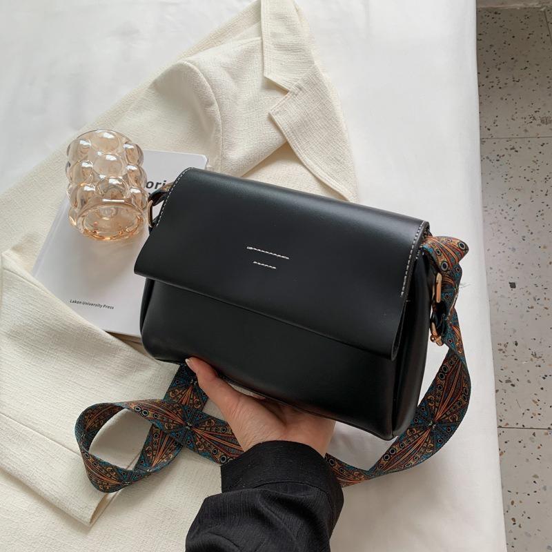 Retro women's bags, new trendy high-quality textured shoulder bags, simple and versatile wide shoulder straps, crossbody solid color