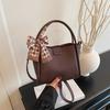 This New Fashionable and Popular Vegetable Basket Handbag Bag Women's Bucket Bag Commuter Shoulder Messenger Bag Spring
